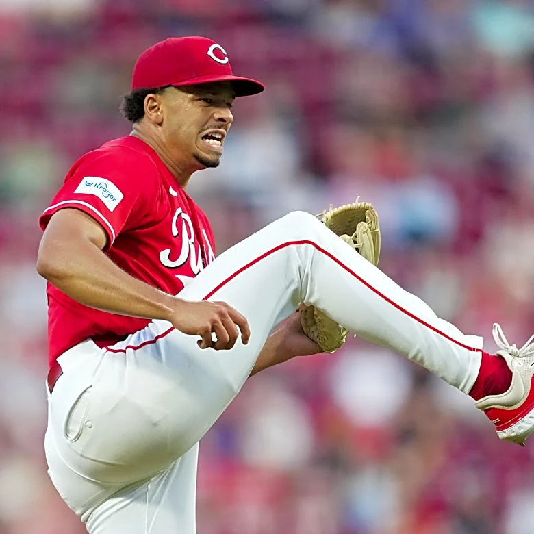 Cincinnati Reds vs. San Diego Padres – Chase Burns vs. Lucas Giolito