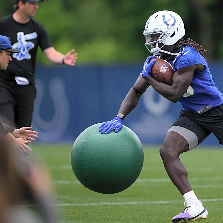 Two Colts competing for starting jobs weigh in on their current preparation and mindsets