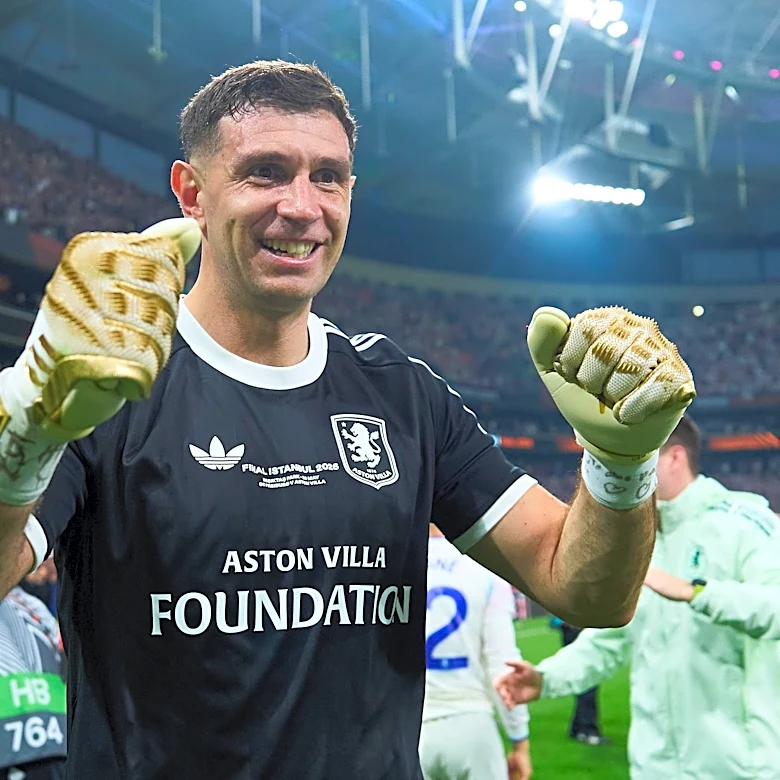 Reports: Juventus agree to personal terms with Emi Martinez on three-year deal