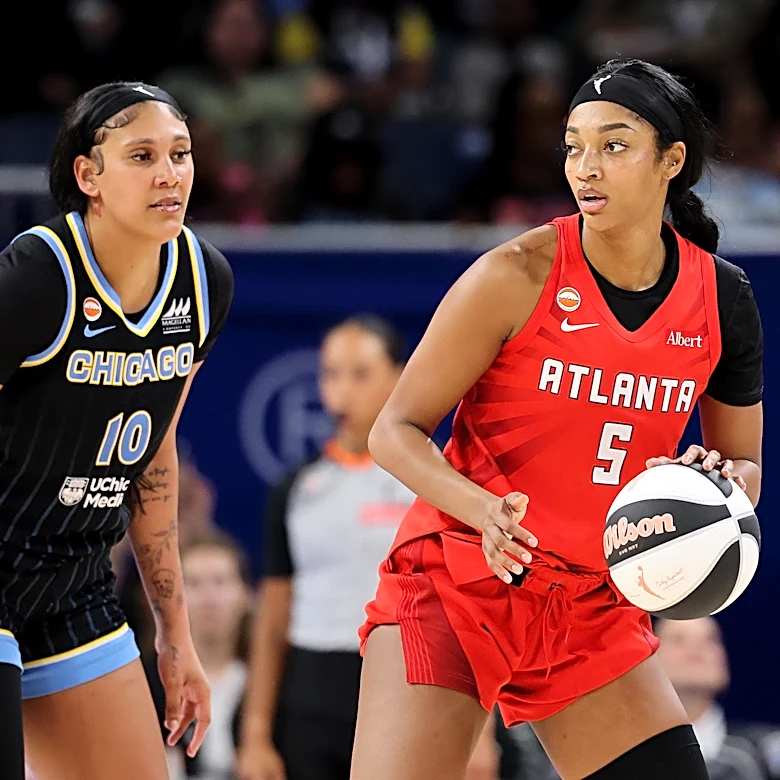 Dream rally past Sky in Reese’s return to Chicago