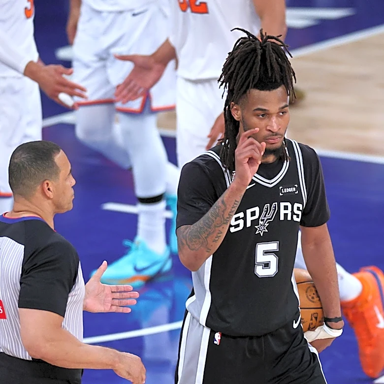 Castle helps Spurs capture Game 3 win, Game 4 tonight