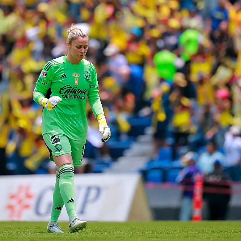 San Diego Wave sign Spanish goalkeeper Sandra Paños