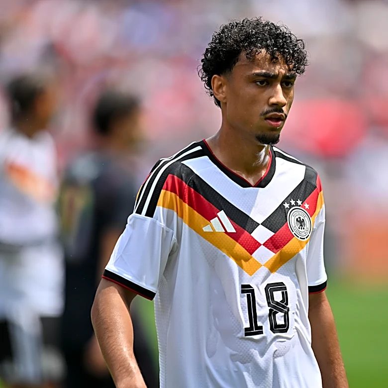 Eintracht Frankfurt left-back Nathaniel Brown close to signing for Bayern Munich