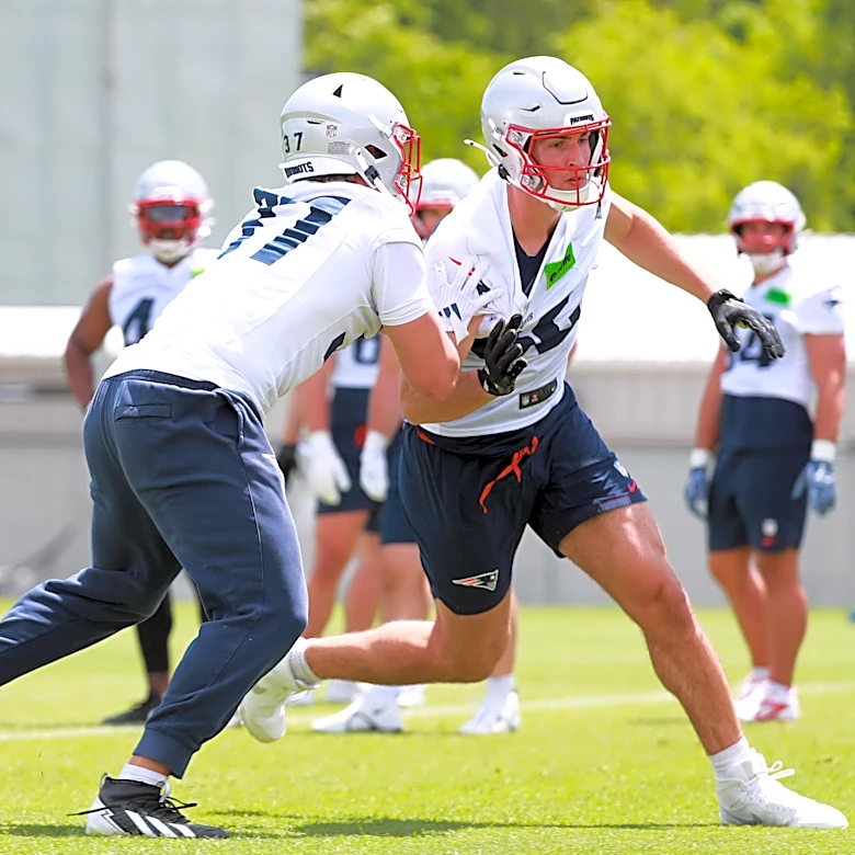 Mike Vrabel hints at Patriots adding more tight end depth