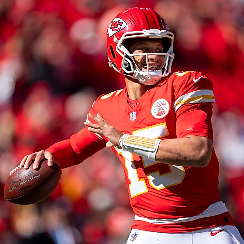 Chiefs and QB Patrick Mahomes agree to record breaking extension