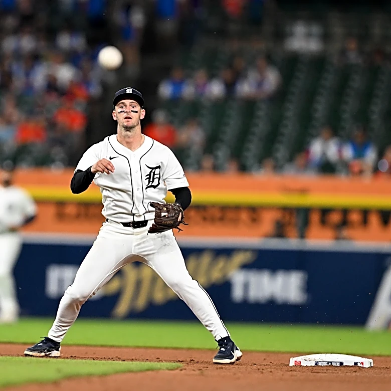 Tigers all wet in post-rain delay loss