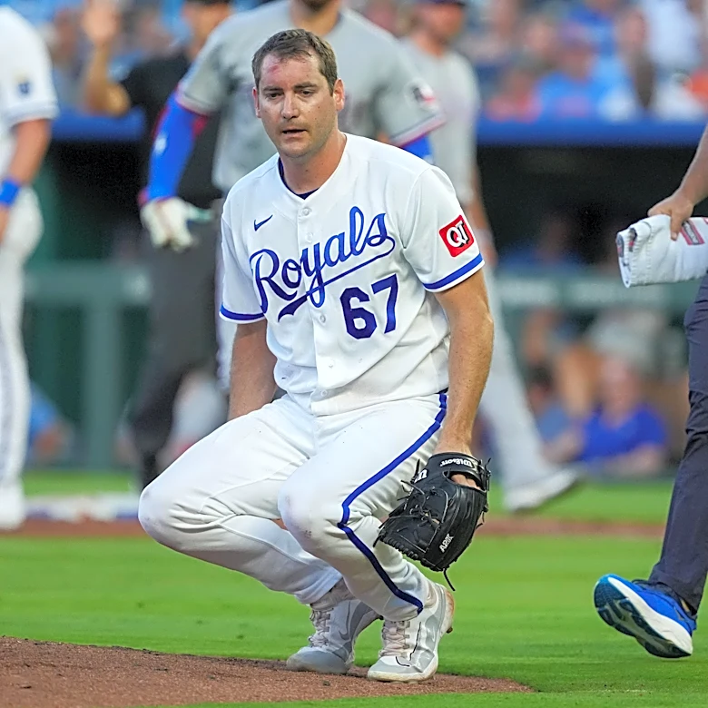 Royals lose a wild one to the Rangers