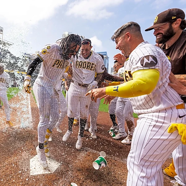 Fernando Tatis Jr. hits second walk-off home run, Padres take series from Reds