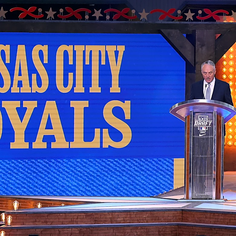 What are early mock drafts saying about the Royals?