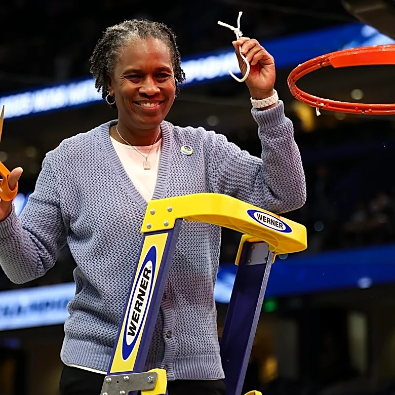 Jamelle Elliott leaving UConn women’s basketball’s coaching staff
