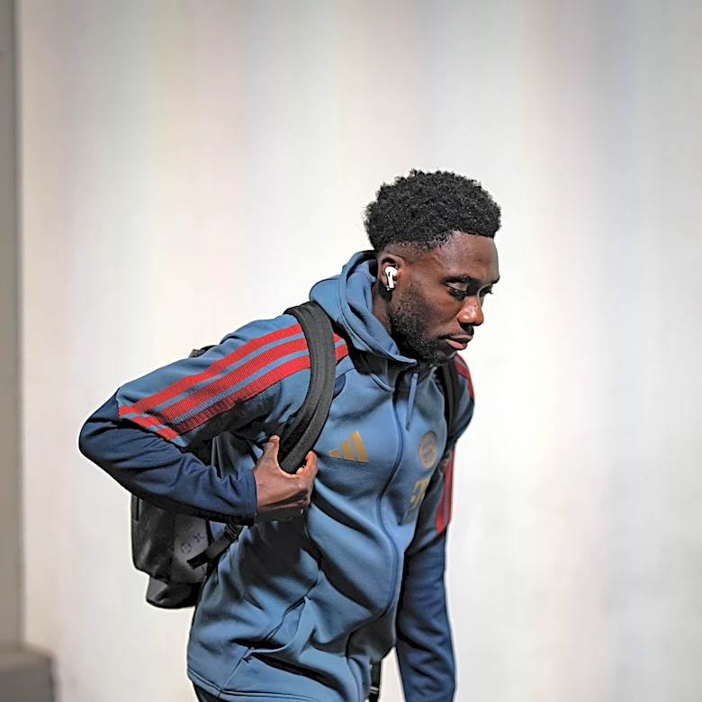 Report: Bayern Munich’s Alphonso Davies won’t be pushed out, but also not unsellable if Nathaniel Brown is signed
