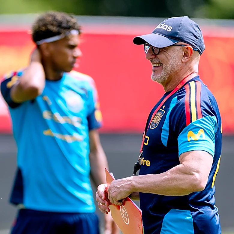 ‘Ready to play but not for 90 minutes’ – Spain boss shares Lamine Yamal fitness update