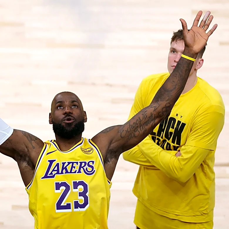 Lakers fans want LeBron James back