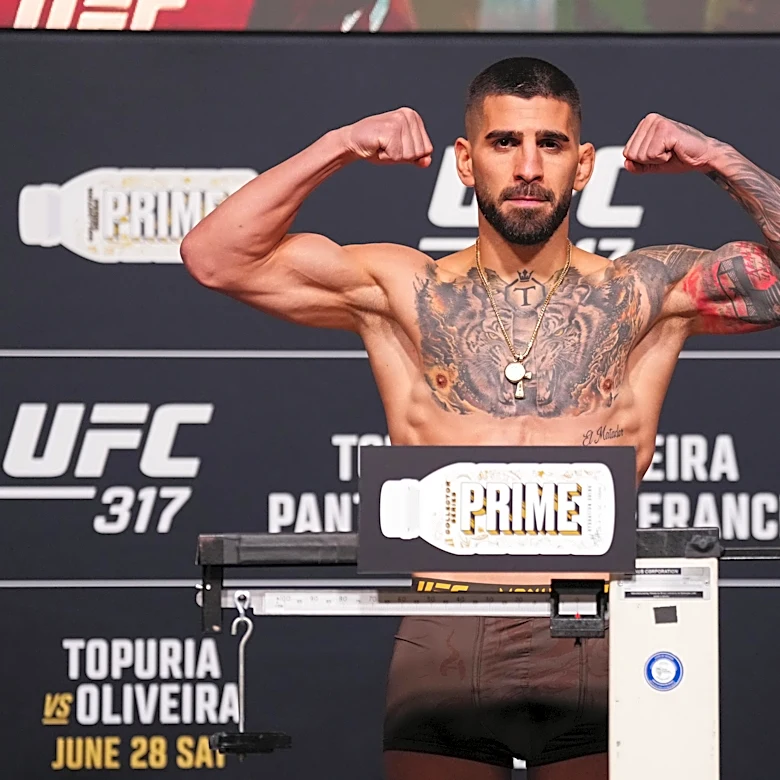 UFC White House weigh-in video: Topuria vs. Gaethje
