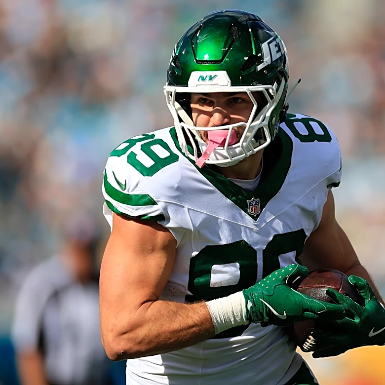 Does Jeremy Ruckert still have a role with the Jets?