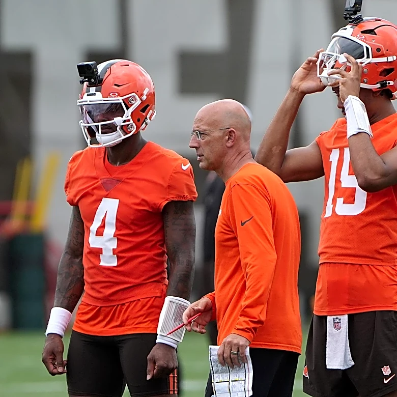 Sunday Dawg Chow (6/14): Brother, can you spare a dime? Or maybe a QB?