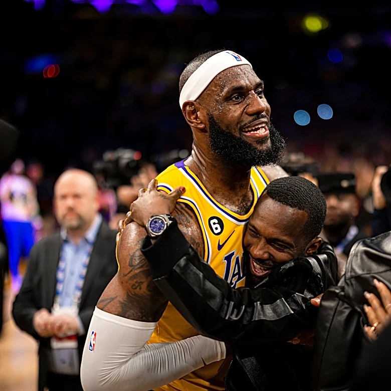 Rich Paul says 10-12 teams have reached out about LeBron James