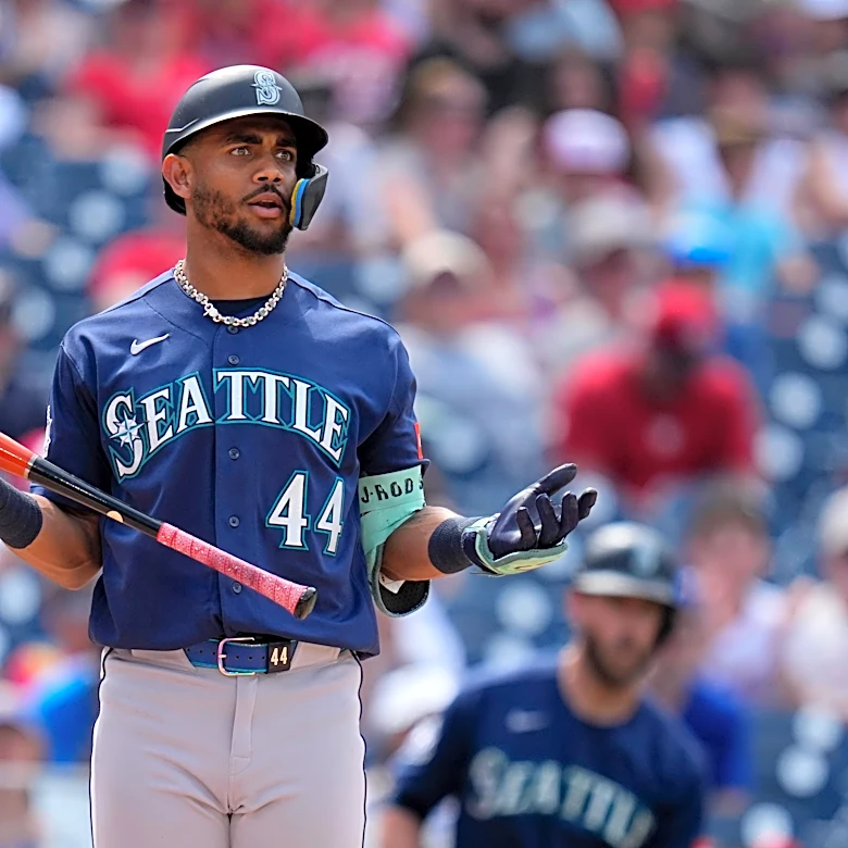 Mariners trounced by Nats 10-1