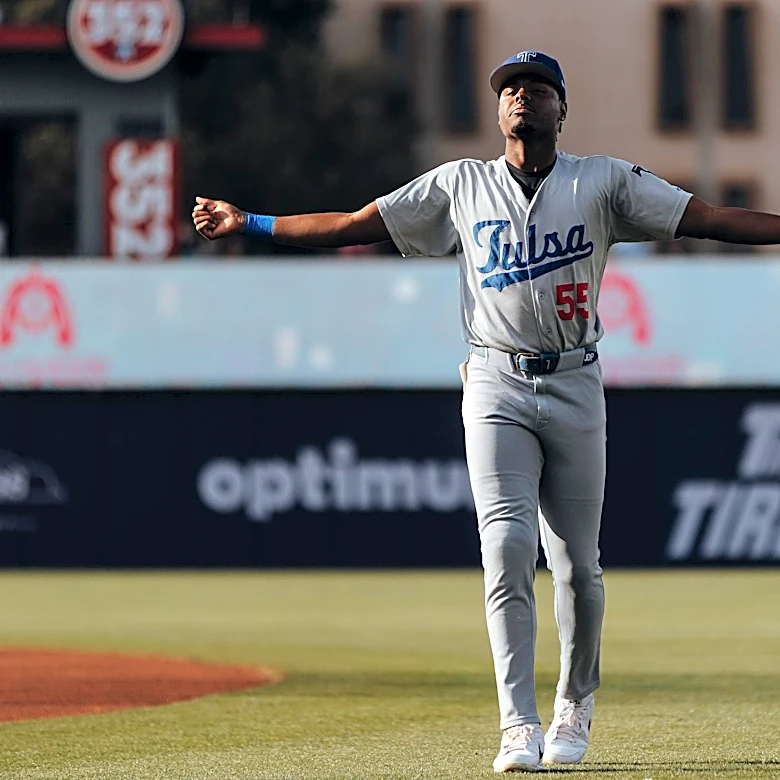 Josue De Paula stays hot in Double-A Tulsa