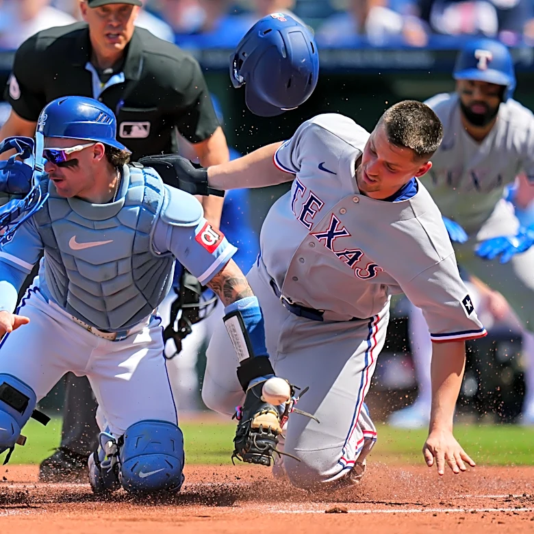 Seager to 7 day i.l., Smith activated