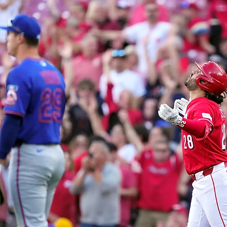 Eugenio Suárez homers twice as Reds smash Mets 12-0