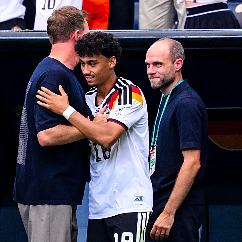 Jürgen Klopp lauds rumored Bayern Munich signee Nathaniel Brown