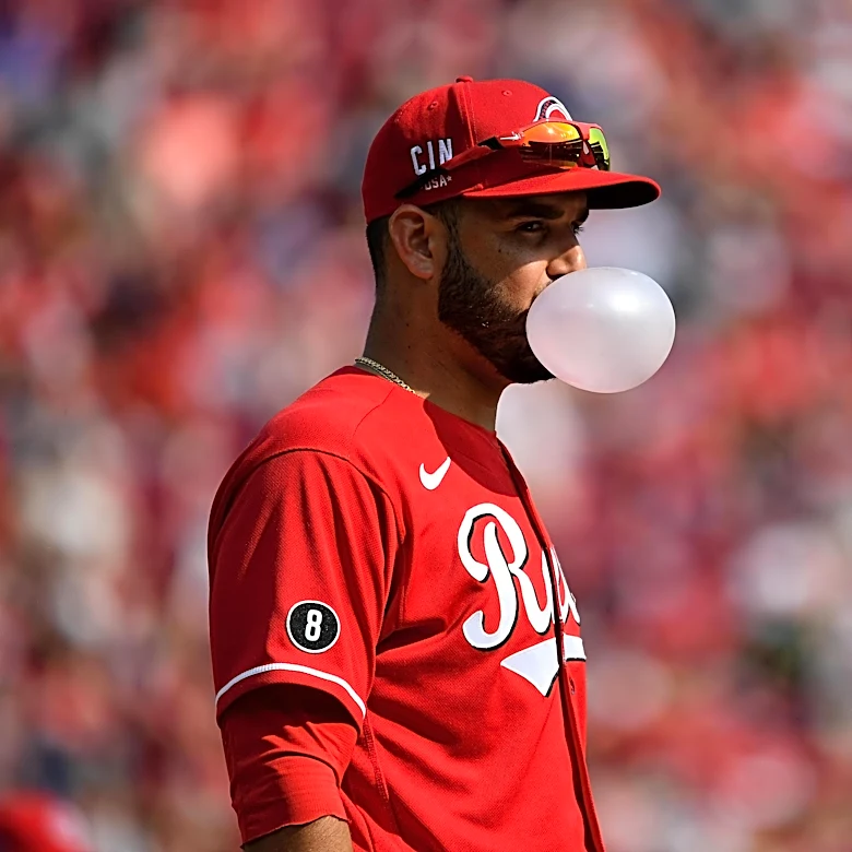 Should the Reds try to keep Eugenio Suárez beyond this year?