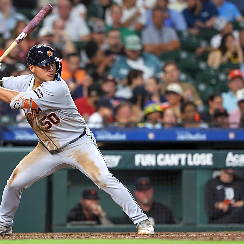 Tigers’ sluggish offense and sloppy defense spell disaster in late innings