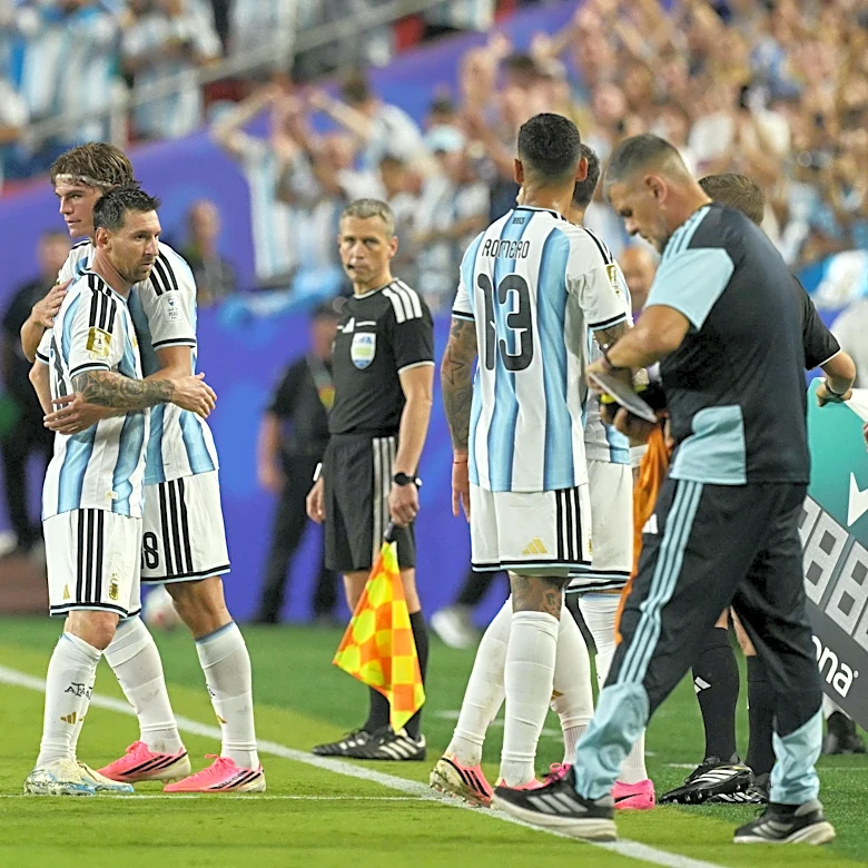 Nico Paz makes World Cup debut in Argentina’s 3-0 win over Algeria