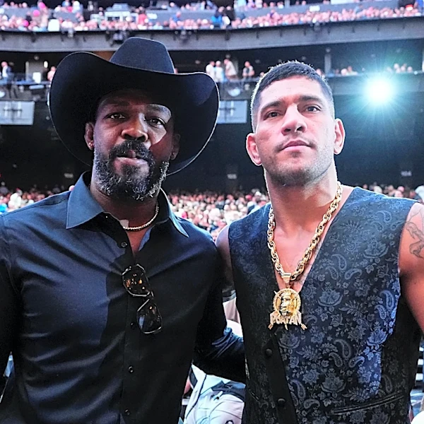 Hurt Alex Pereira reacts to Jon Jones GOAT diss: ‘I don’t understand why he did that’