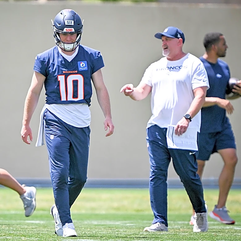 Bo Nix is back