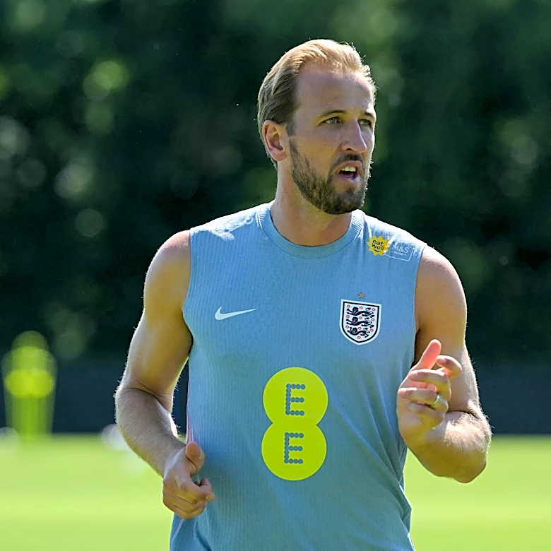 Alan Shearer doesn’t want too much pressure on Bayern Munich’s Harry Kane at World Cup