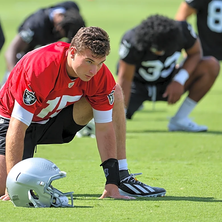 Some Raiders fans would be OK if Fernando Mendoza play until December