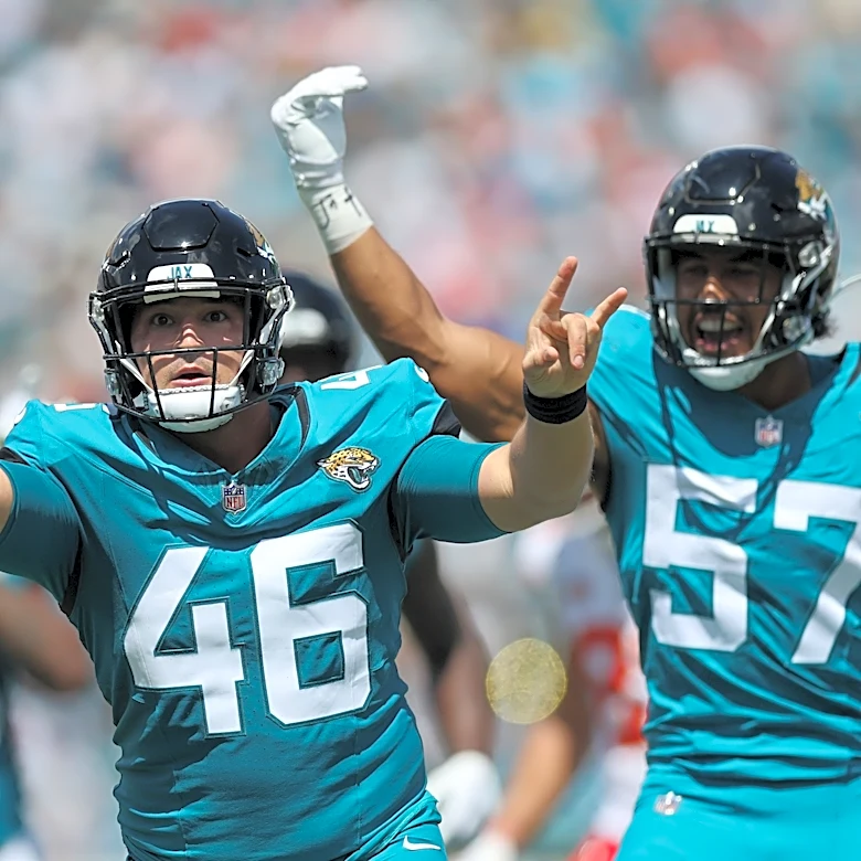 REPORT: Ross Matiscik Signs 2-Year Extension With the Jaguars