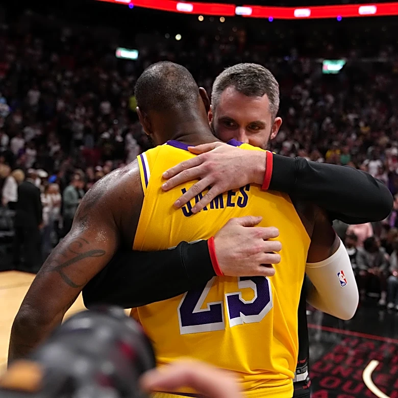 LeBron James ‘likely’ to return to Lakers, Kevin Love could join him