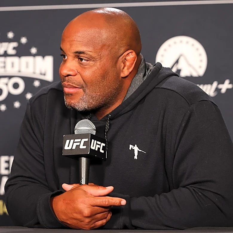 Daniel Cormier responds to hacked Twitter account controversy: ‘I would never do something like that’