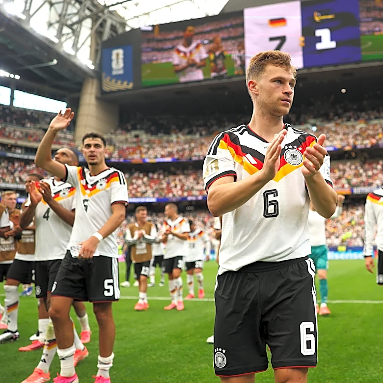 Joshua Kimmich sees Germany uniting at the right time