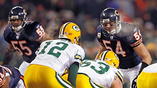 Brian Urlacher: Steelers’ Aaron Rodgers has lost mobility, but ‘can still sling it’