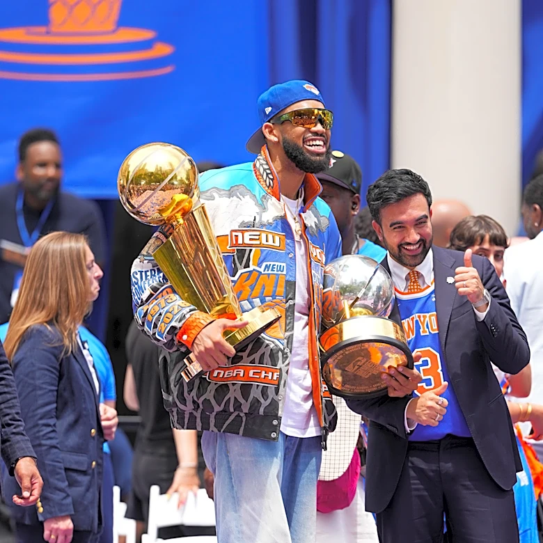 Knicks Bulletin: ‘I swear I’m on the team, bro’