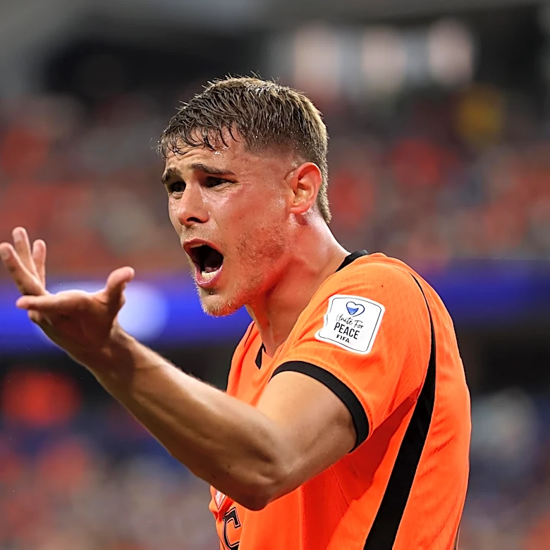 Report: Spurs have no intention of selling Micky van de Ven