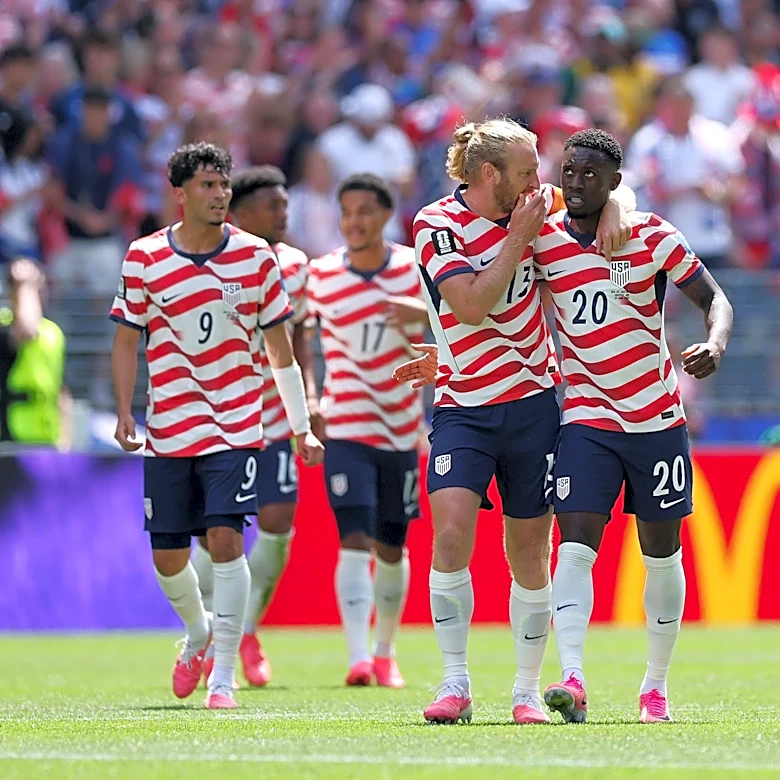 USA Outlasts Socceroos to win 2-0