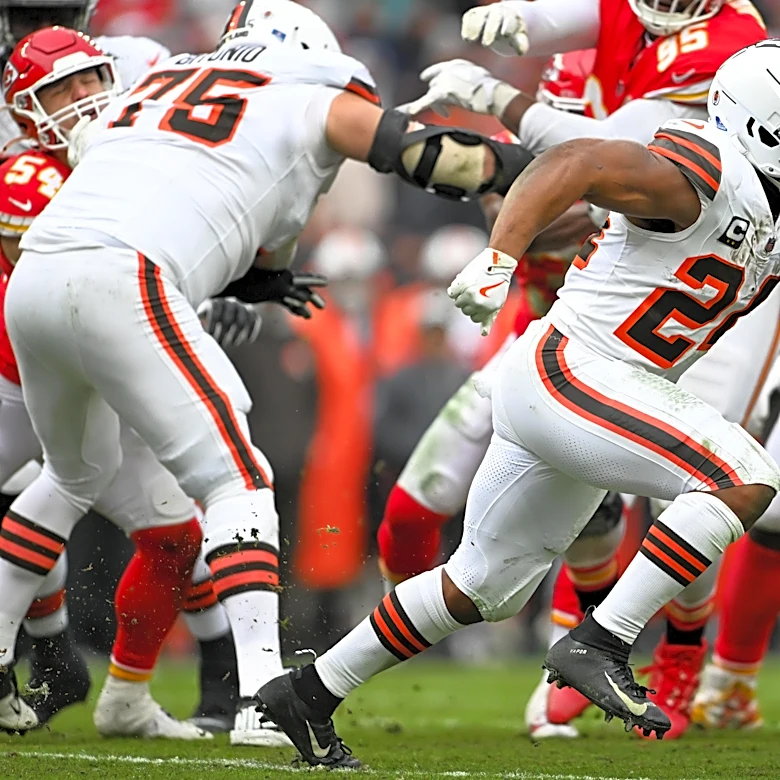 Browns: Nick Chubb reflects on his 2023 injury in panel discussion