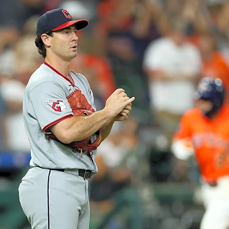 Guards drop series opener in Houston