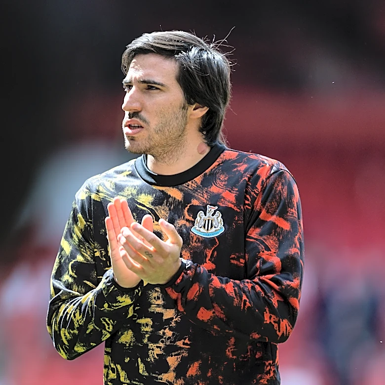 Tottenham Having ‘Positive Talks’ for Newcastle’s Sandro Tonali Transfer: Breaking