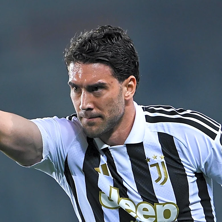 Report: Juventus has (again) made one last contract offer to Dusan Vlahovic