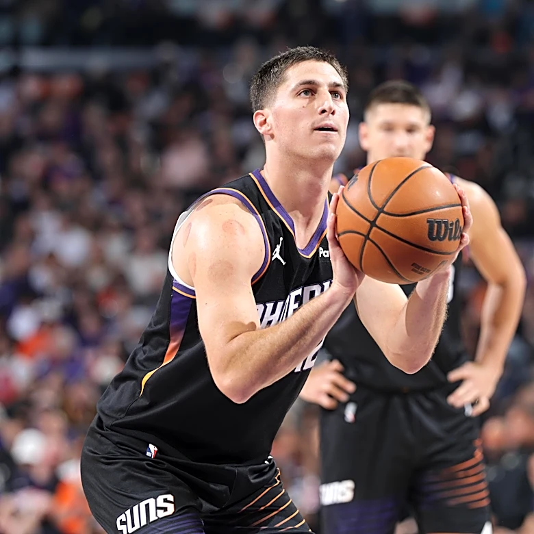 Former Villanova great signs NBA contract extension