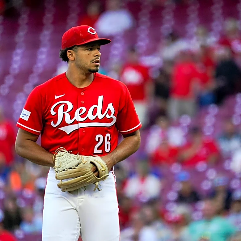 Cincinnati Reds vs. New York Yankees – Chase Burns vs. Elmer Rodriguez
