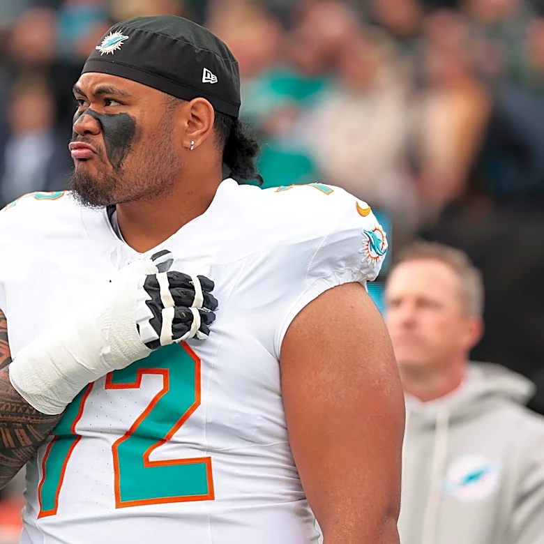 Dolphins 90 in 90: Will position change spark Jonah Savaiinaea in 2026?