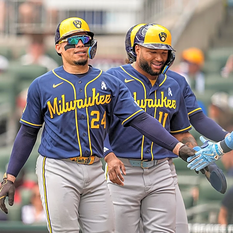 Brewers avoid sweep with 9-4 win over Braves behind big second inning