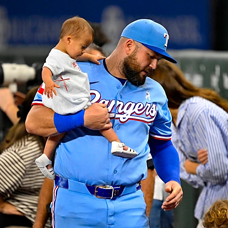 37-40 – Rangers love their fathers, defeat Padres 4-3